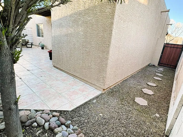 4349 E Haven Ln — Photo 30
