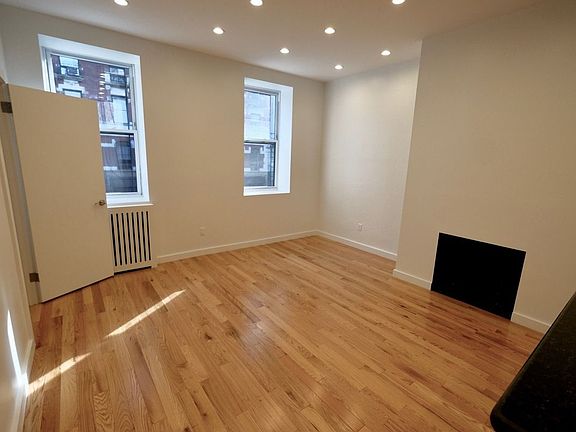 5th image of 72 University Pl APT 3R