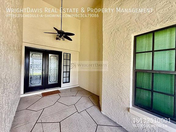 3rd image of 940 Rosewood Ln