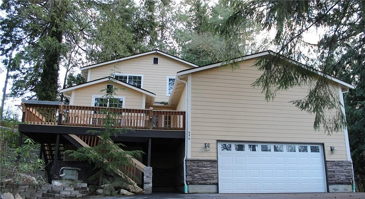 3 bed, 2.5 bath, 2274 sqft, $3,000 — Photo 1