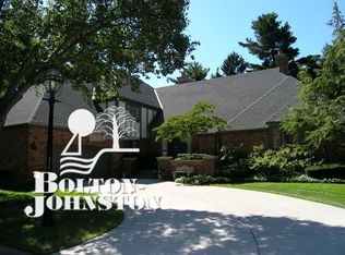35 Windemere Pl, Grosse Pointe, MI 48236