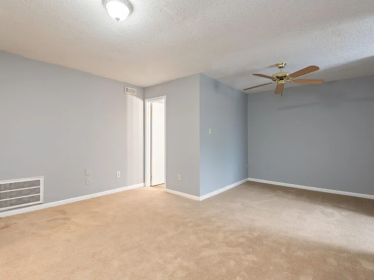 4439 Townhouse Way — Photo 10