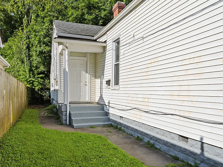 3420 W Jefferson St — Photo 21