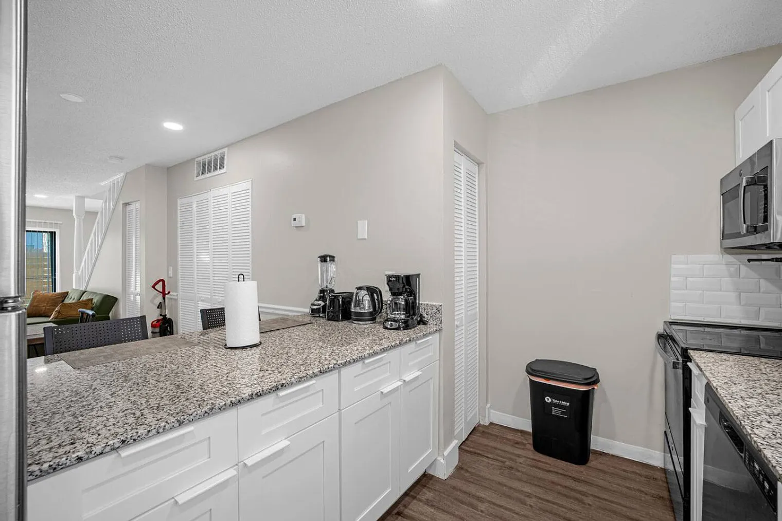 2 bed, 2.0 bath, $3,737 — Photo 4