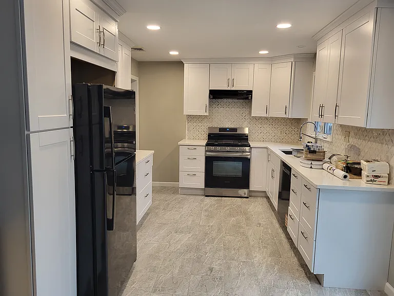 4 Lloyd Pl — Photo 3