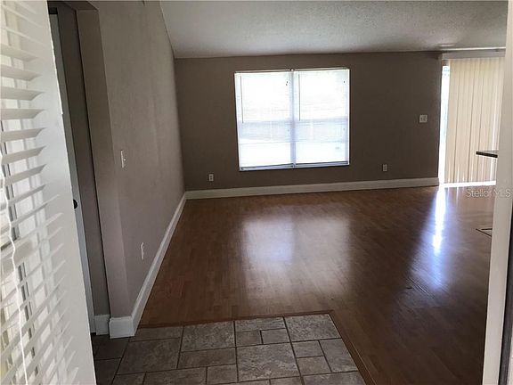 4th image of 719 Valley Hill Dr