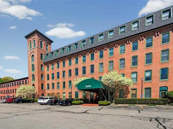 300 Front St APT 105, Pawtucket, RI 02860