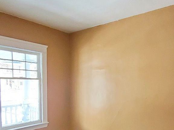 5th image of 674 E 92nd St #1