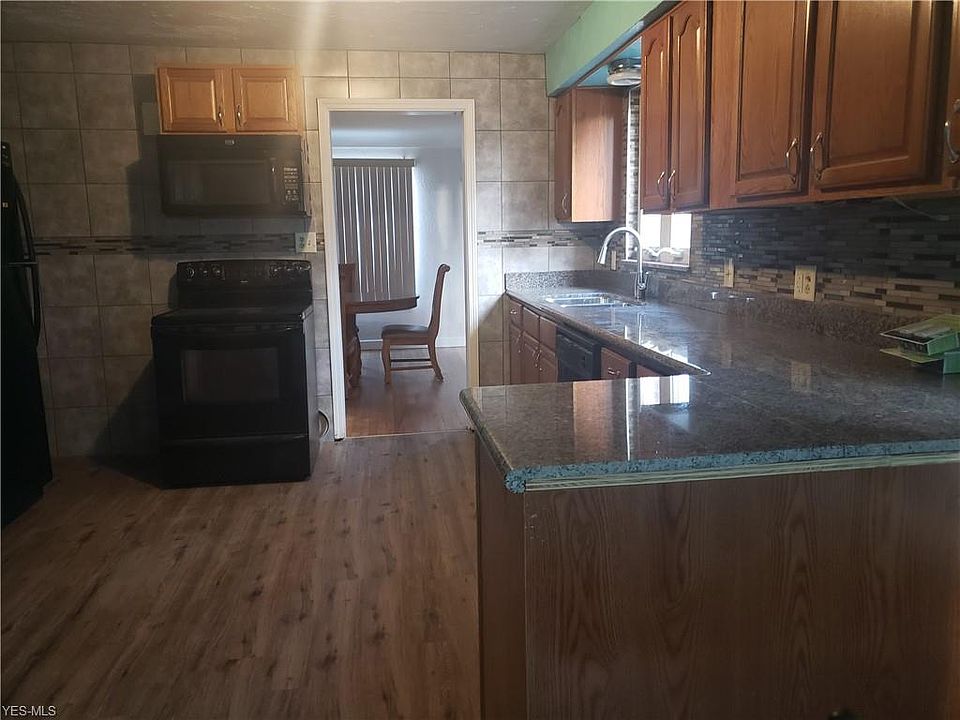 2nd image of 2276 Coronado Ave