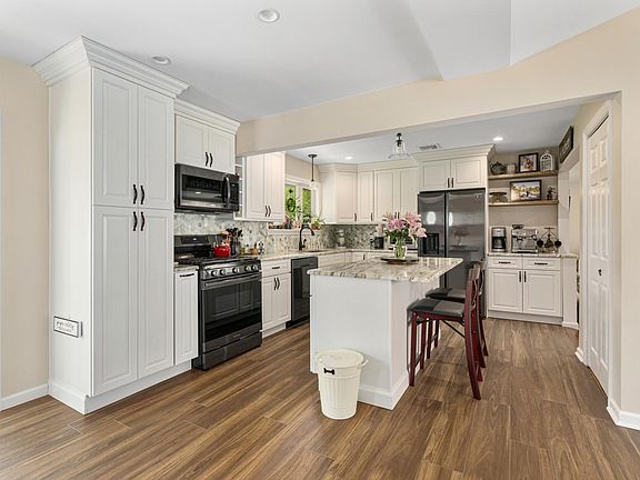 2nd image of 39 Dora Ave #39
