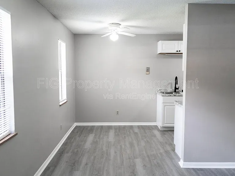 129 Hillcrest Dr #9 — Photo 3