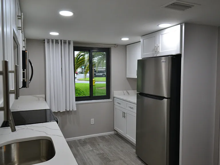 135 W Cypress Ct — Photo 6