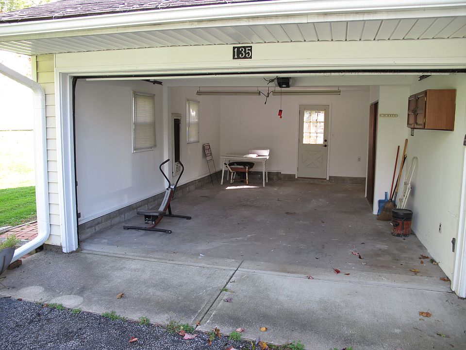 1st image of 135 5th Ave