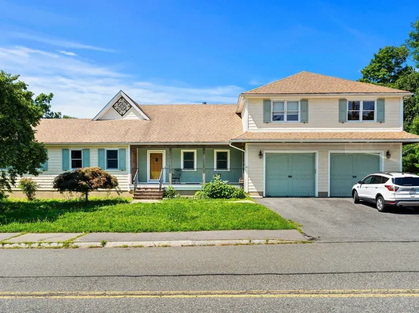 55 Crescent St, Bridgewater, MA 02324