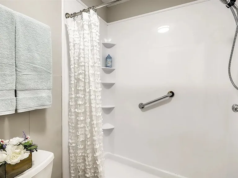 224 Clancy Cir — Photo 17