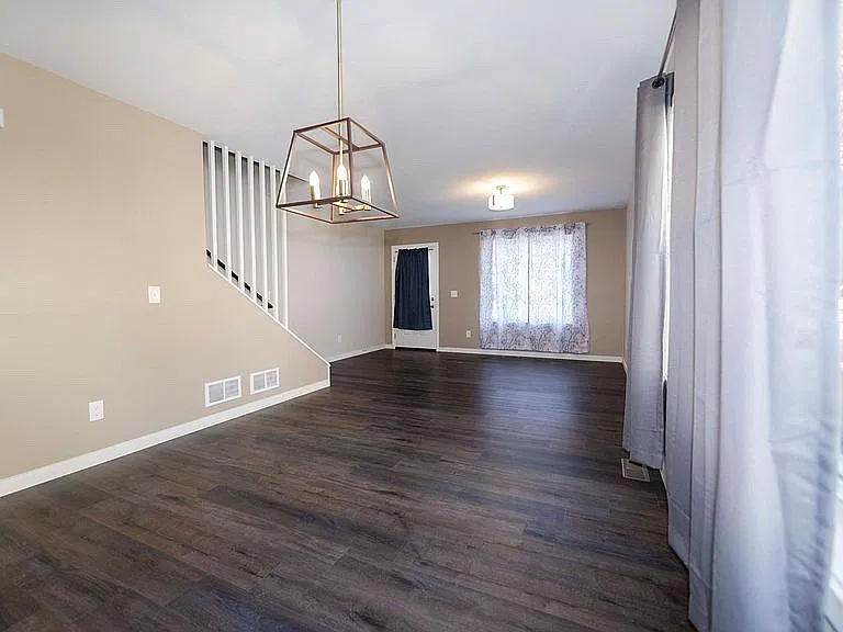3006 Russell Ave N — Photo 4