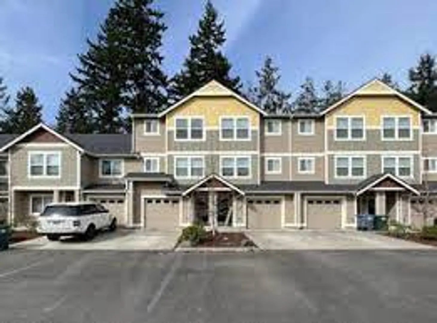 Willoughby 17800 - Thornbury Condos — Photo 1