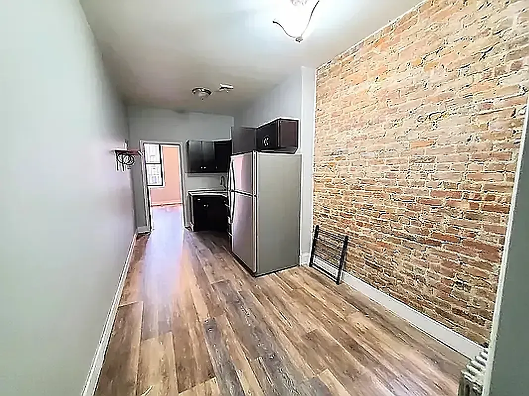 477 Chauncey Street — Photo 4