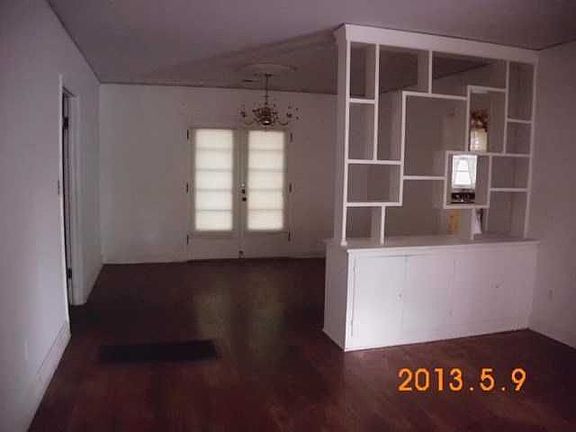 3rd image of 360 E Van Dorn Ave