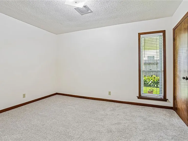 121 Ridgeway Dr — Photo 11