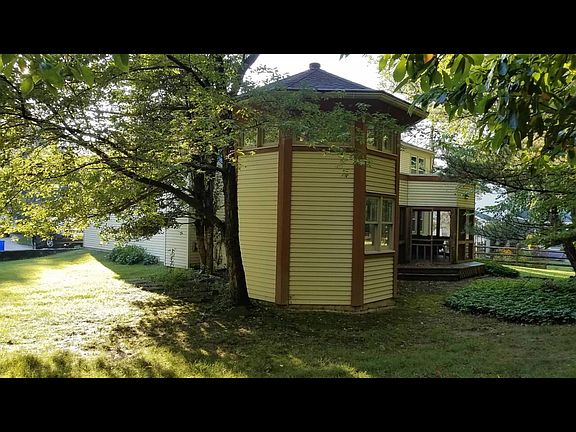 The octagonal office from the side back yard
