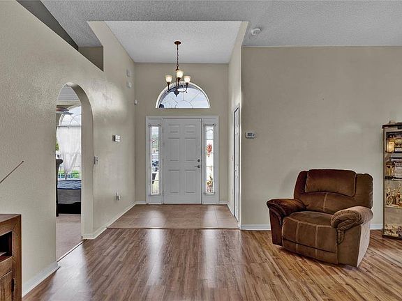 2nd image of 356 McKay Blvd