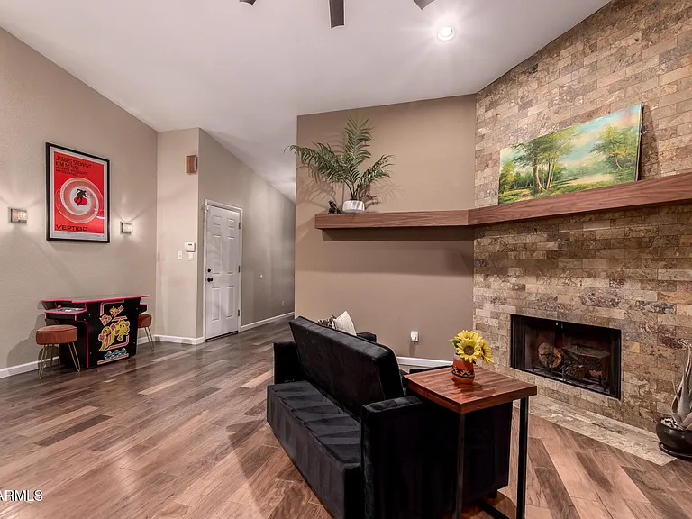 6863 E Phelps Rd — Photo 17