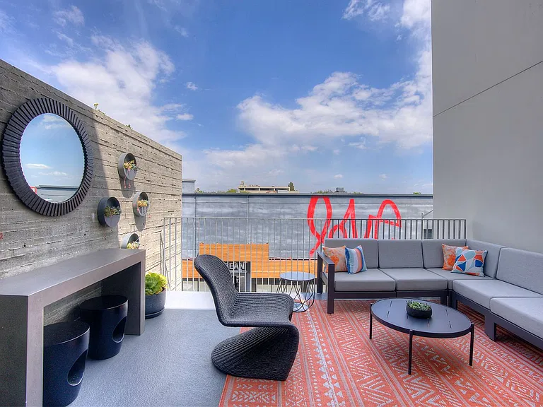901 Hancock Ave — Photo 63