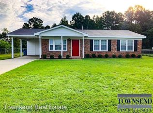 240 Pierron Dr, Fayetteville, NC 28303