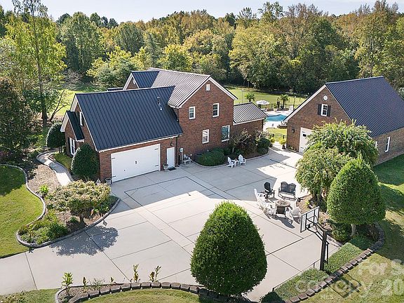 4th image of 3099 Trinity Church Rd