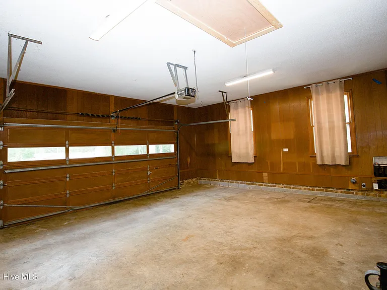 901 Glendale Dr — Photo 42