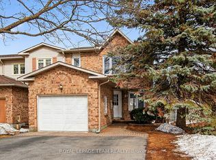 21 Baton Ct, Ottawa, ON K2L 4C8