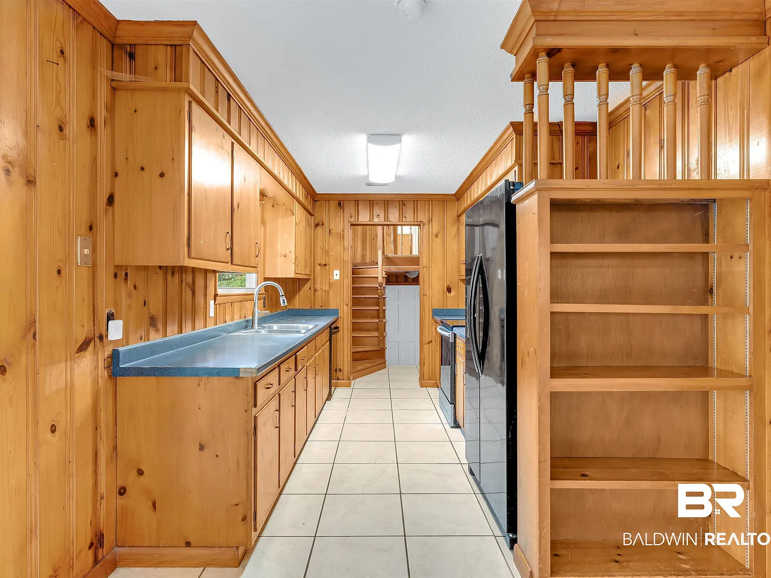 3 bed, 2.0 bath, 2061 sqft, $2,200 — Photo 4