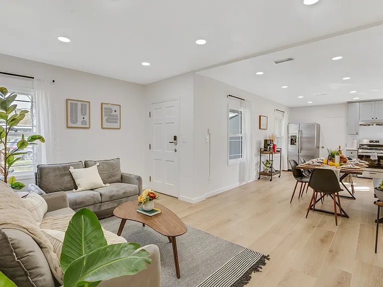 533 N Cerritos Ave — Photo 9