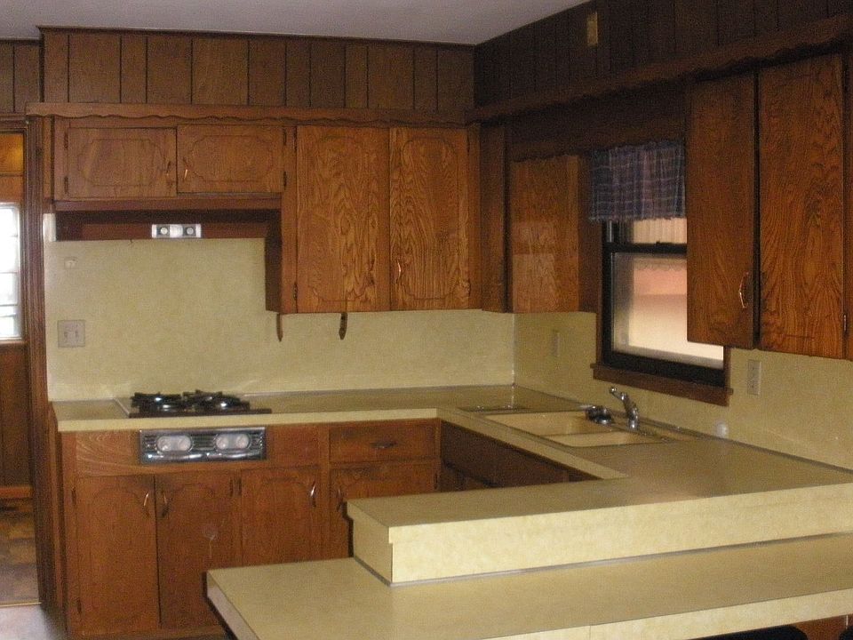 Eat in kitchen with office space