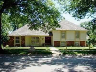8301 NW Twin Oaks Dr, Kansas City, MO, 64151