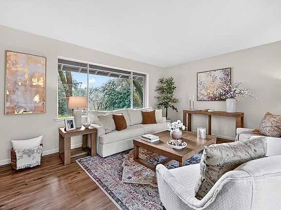 5th image of 5005 Shady Creek Ln