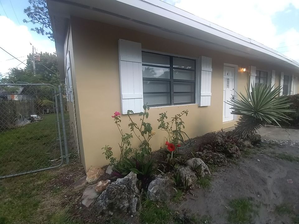 1st image of 4960 Myrtle Dr APT B