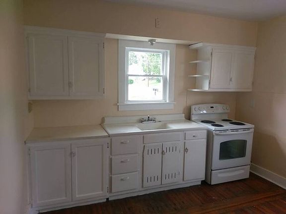 5th image of 94 Liberty St #1