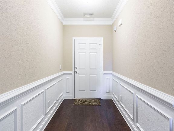 5th image of 204 Parkview Grv