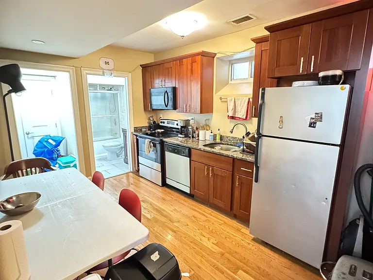 61 Wait St #1A — Photo 2