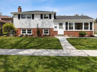 54 Dover Dr, Des Plaines, IL 60018