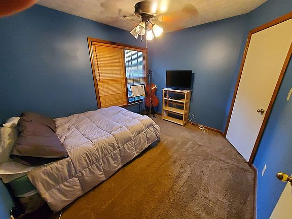 2nd image of 104 Linden Ln