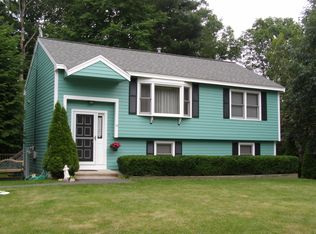 14 Walnut St, Hudson, NH 03051