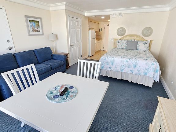 2nd image of 2700 Atlantic Ave #918