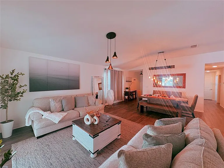 1084 Papaya Cir — Photo 15