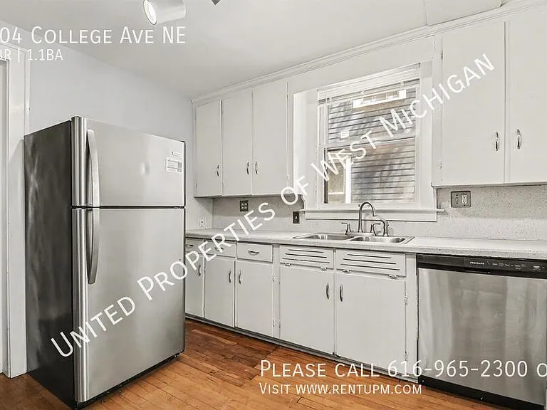304 College Ave NE — Photo 8