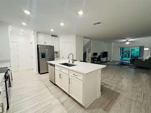 3rd image of 16660 SHELL BAY DRIVE