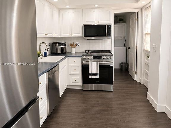 5th image of 299 NW 52nd Ter Penthouse X