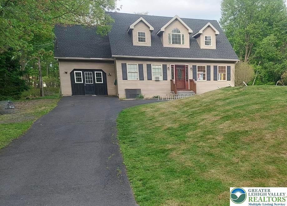 1st image of 306 Cedar Dr